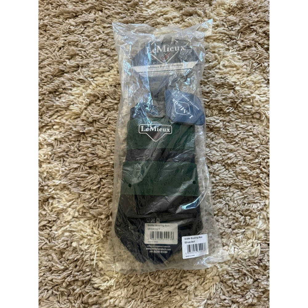 LeMieux Grafter Brushing Boots Hunter Green Size M Horse Leg Protection NWT